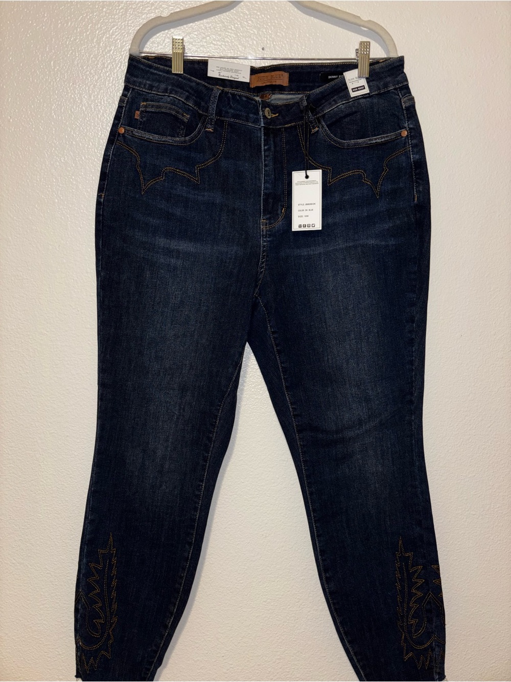 Judy Blue High Waist Western Embroidery Detail Skinny 16W NWT - Picture 3 of 9